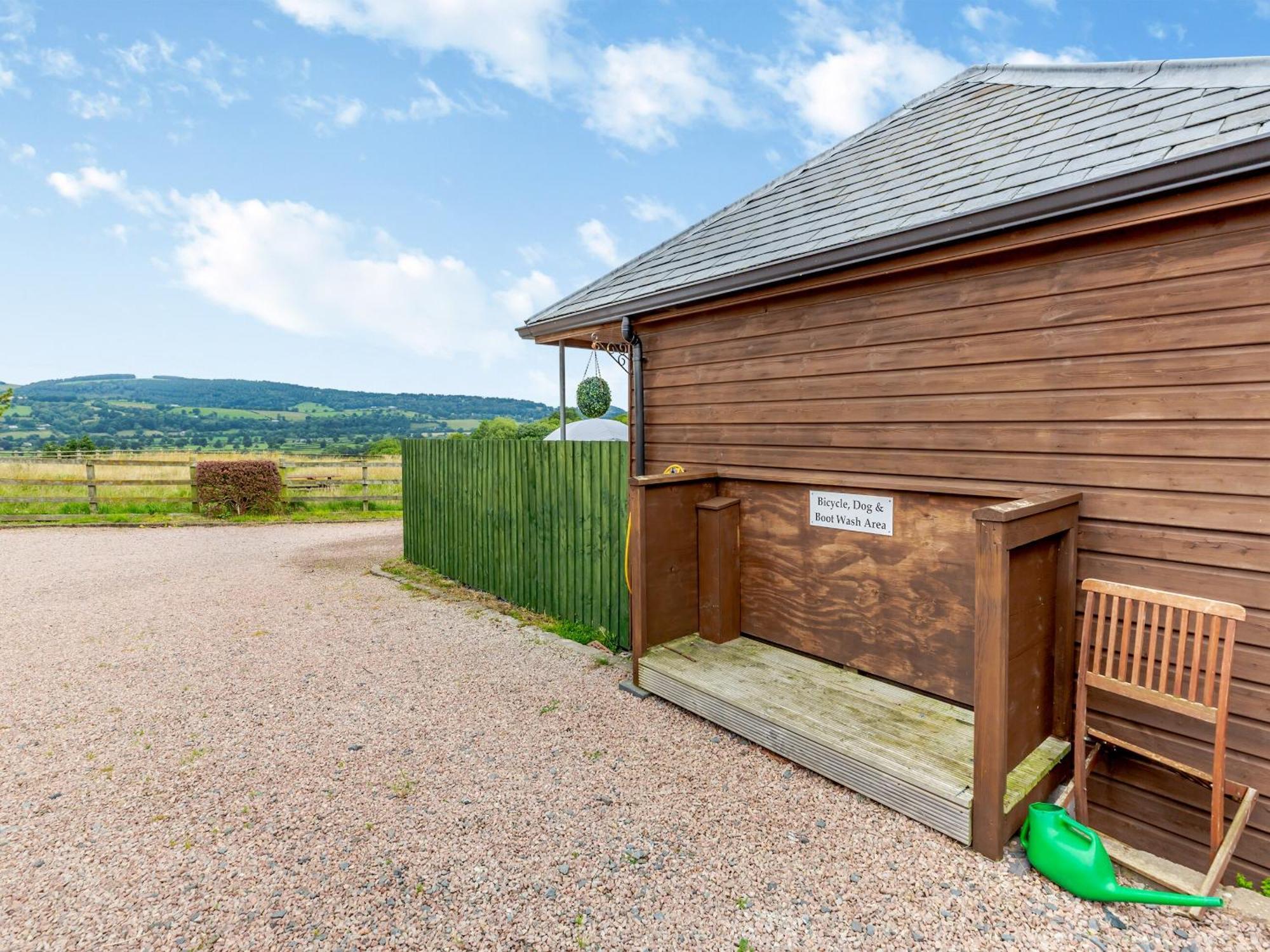 The Stables Villa Forden Exterior photo